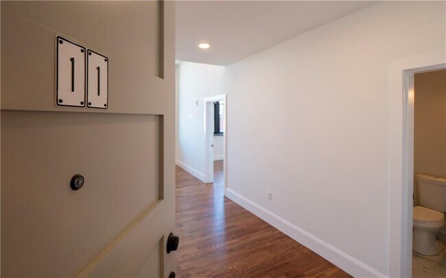 Building Photo - 15 Cranston Ave