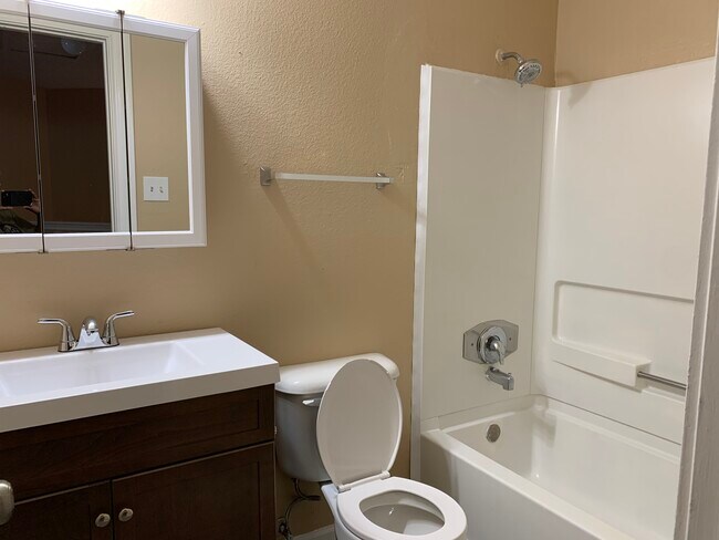 Foto del edificio - 3753 Candlebluff Dr