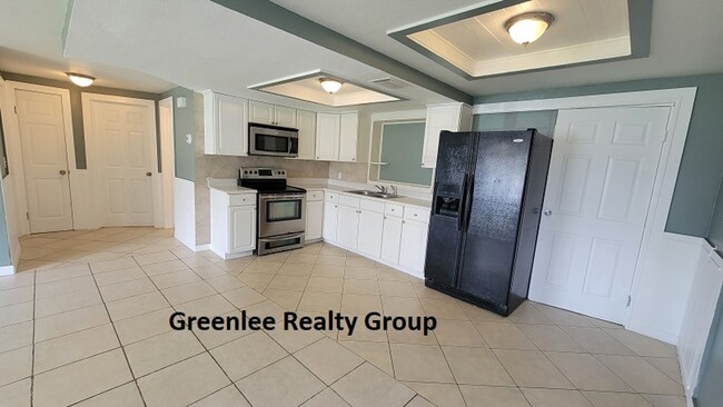 Foto del edificio - Cozy and Spacious 4-Bed/3 Bath Home - in P...