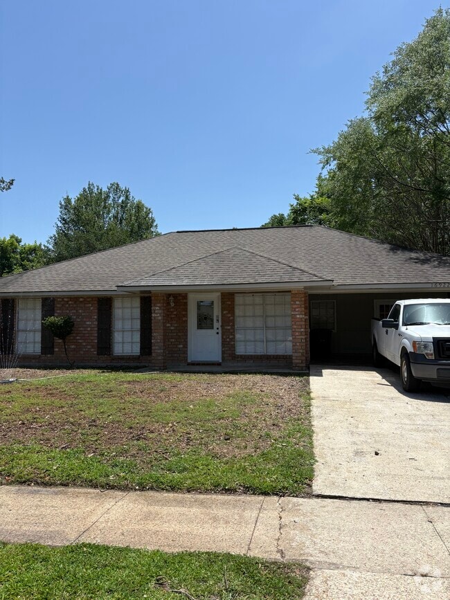 Building Photo - 16922 Dahlgren Ave