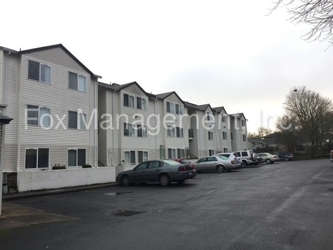 Foto del edificio - 5702 NE Prescott St