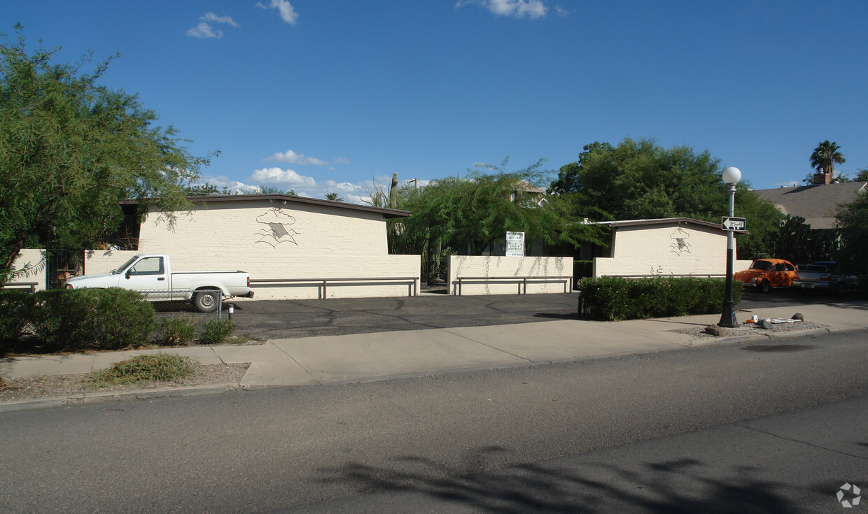 Building Photo - Cactus Garden Apartments