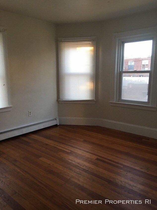 143 Donelson St Unit 1, Providence, RI 02908 Apartment for Rent in Providence, RI