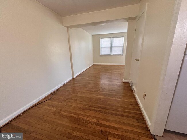 Building Photo - 2575 Iverson St