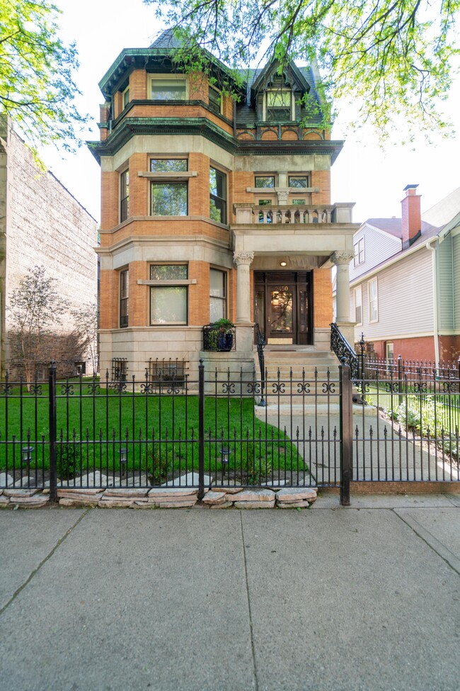 Building Photo - 2450 N Orchard St