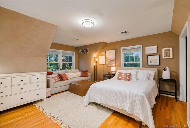 Foto del edificio - 160 Glenbrook Rd