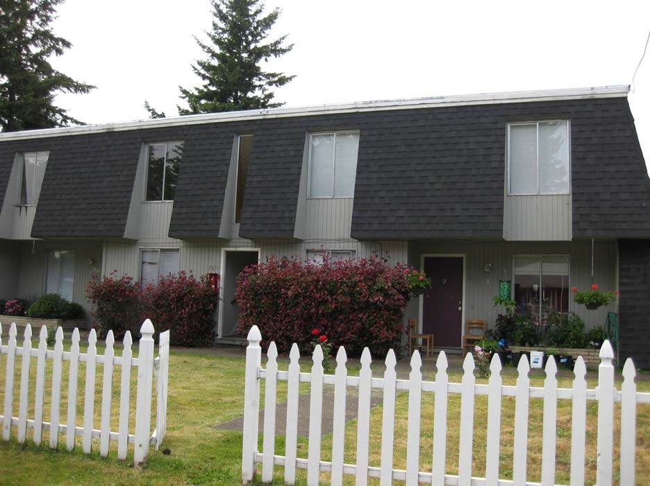Primary Photo - 127th Place Apartments