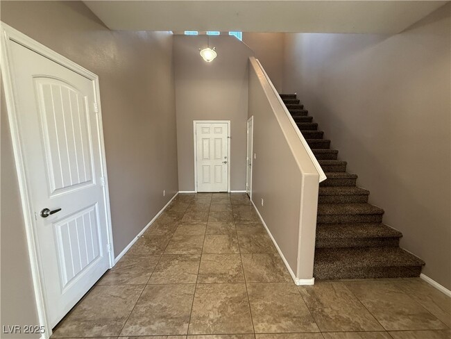 Foto del edificio - 9341 Forest Meadows Ave