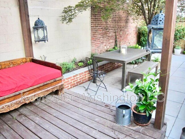 Foto del edificio - 618 Q St NW