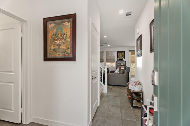 Foto del edificio - 35515 Bains Ave