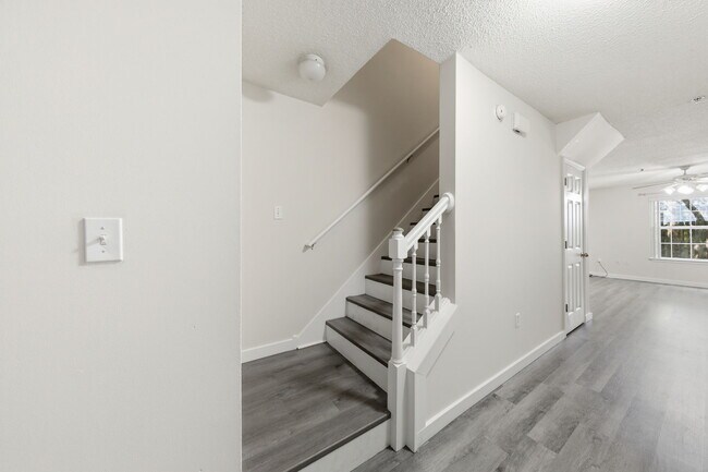 Foto del edificio - 345 Crooked Pine Trl
