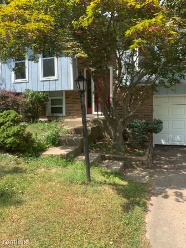 Primary Photo - 3 br, 2.5 bath House - 9261 Fields Dr