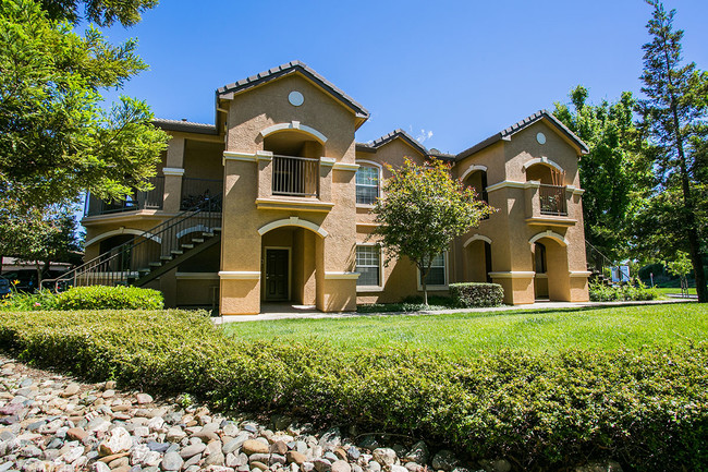 Patios/balcones privados - Rolling Oaks Apartment Homes