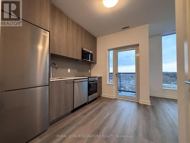 Photo du bâtiment - 7439 Kingston Rd