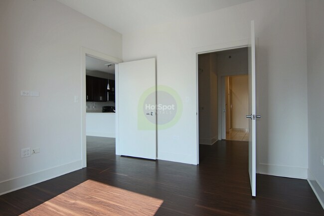Foto del edificio - 1457 W Schiller St