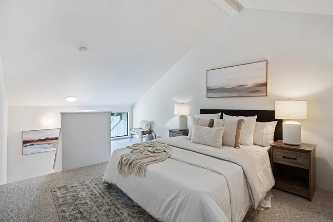 Building Photo - Unit 17