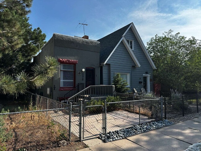 "Charming 1-Bed Oasis in Denver's Heart – Cozy Comforts!" - "Charming 1-Bed Oasis in Denver's Heart – Cozy Comforts!" Apartment