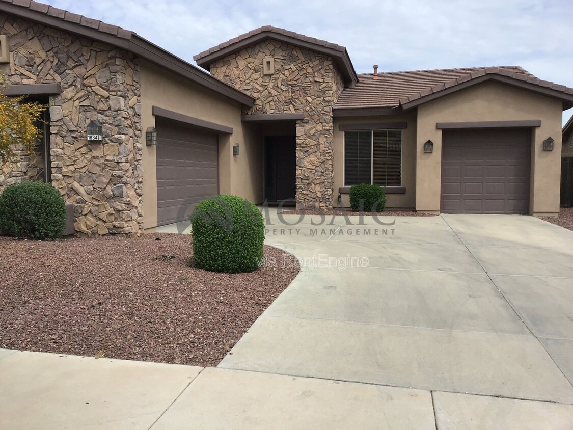 Foto principal - 1834 E Latona Rd