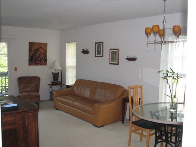Building Photo - 3144 Promenade Cir