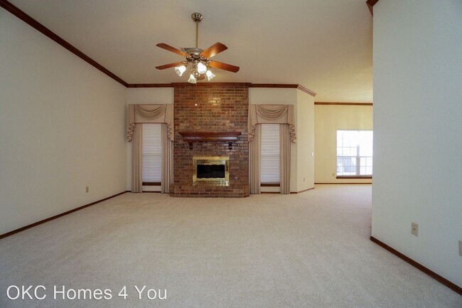 Foto del edificio - 3 br, 2 bath House - 9305 Lakecrest Drive