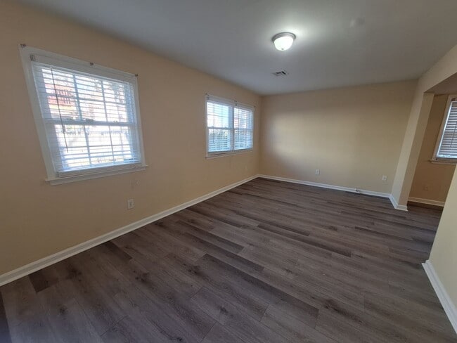 Building Photo - 408 Savage Dr