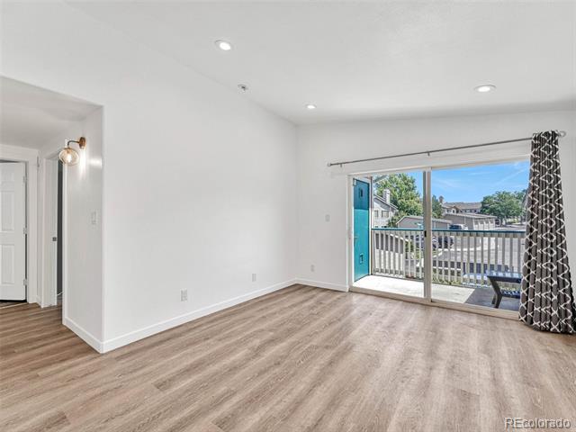 Foto del edificio - 8373 Pebble Creek Way