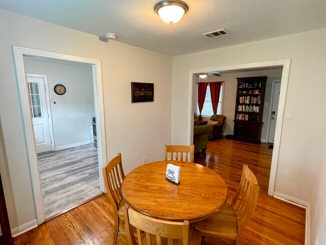 Foto del edificio - 618 Dunkley Dr