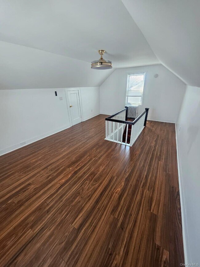 Foto del edificio - 192-23 116th Rd