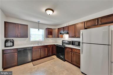Building Photo - 235 Springwood Dr
