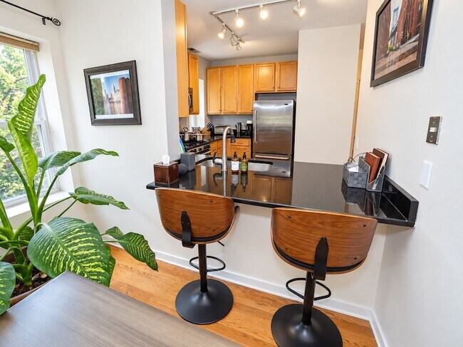 Foto del edificio - 1021 E 46th St