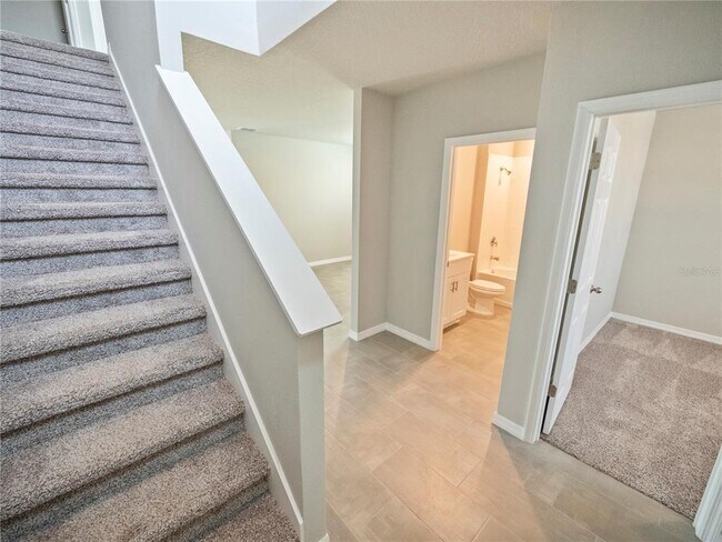 Foto del edificio - 5268 Sanders Oak Trl