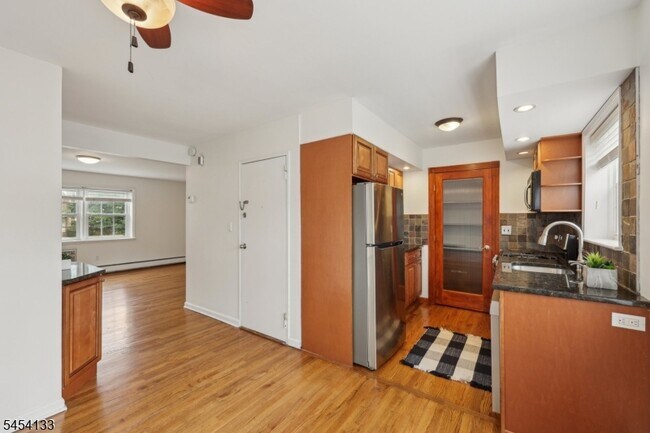 Building Photo - 161 Ridge Rd