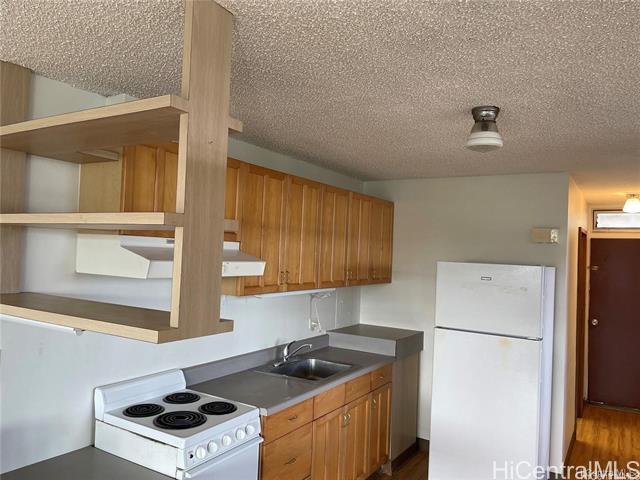 Building Photo - 48 Maluniu Ave