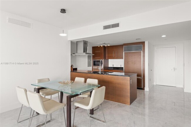 Foto del edificio - 495 Brickell Ave