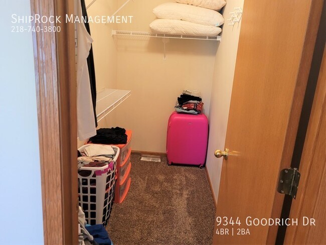 Building Photo - 9344 Goodrich Dr