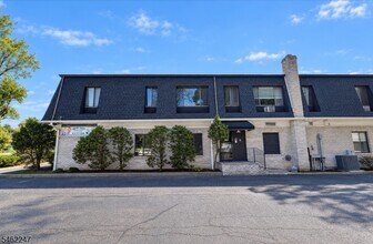 Building Photo - 727 Joralemon St