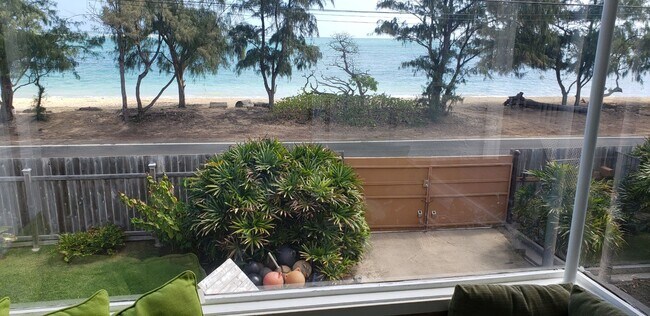 Building Photo - Hauula