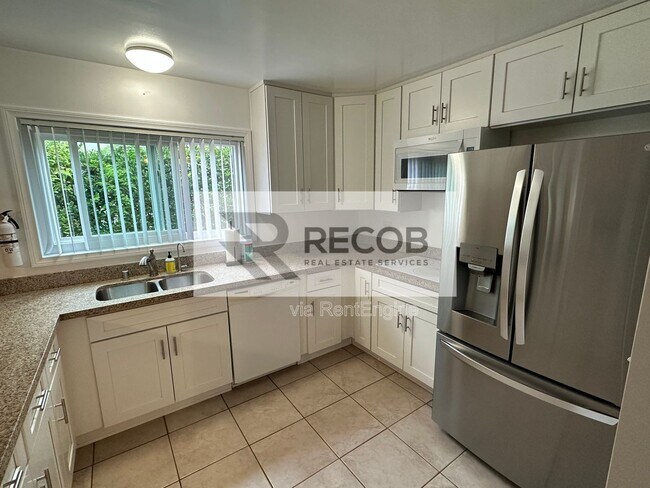 Foto del edificio - 4859 Campanile Dr