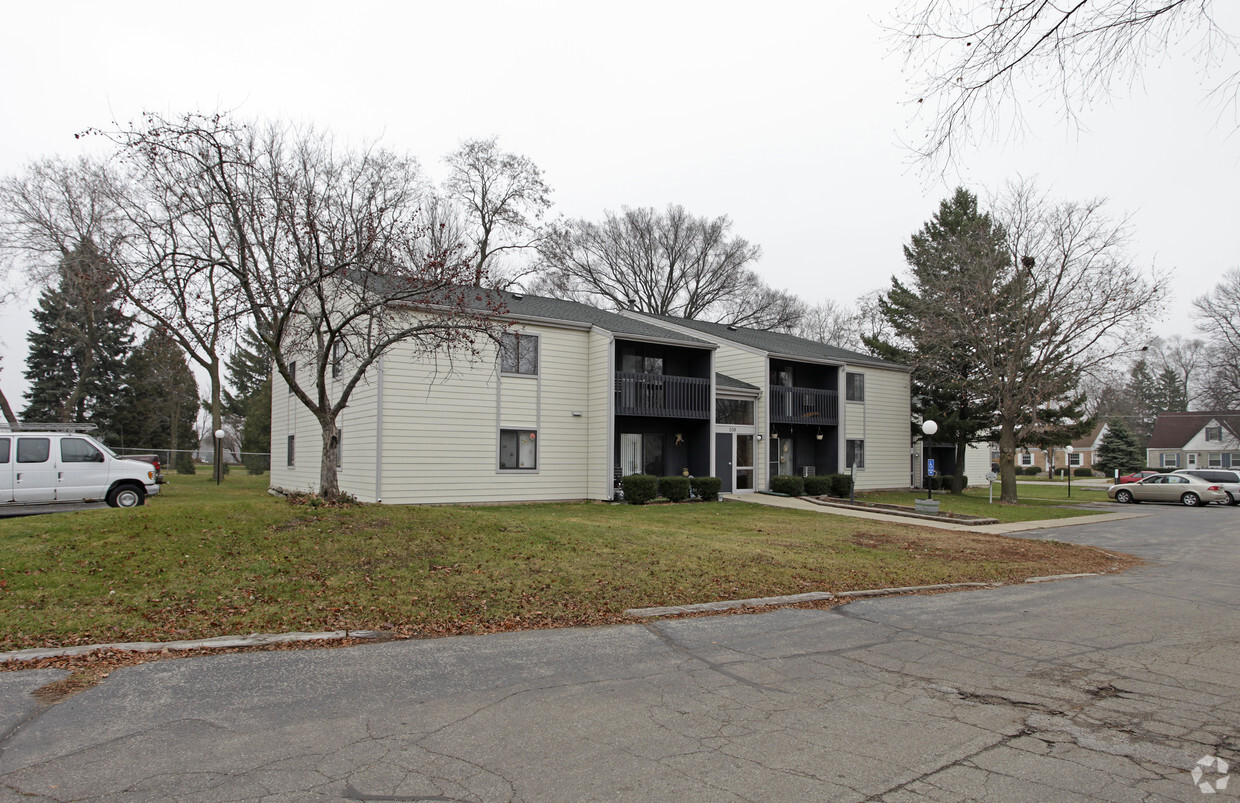 Primary Photo - Village Apartments