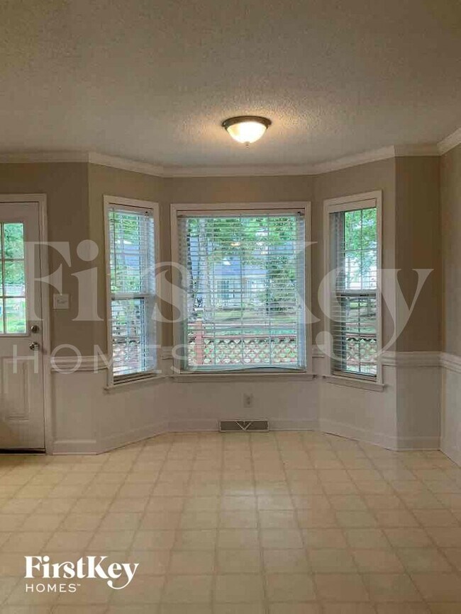 Foto del edificio - 110 Longbridge Dr