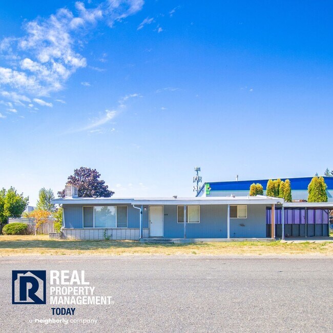 Building Photo - Great 3 Bedroom With Covered Carport!
