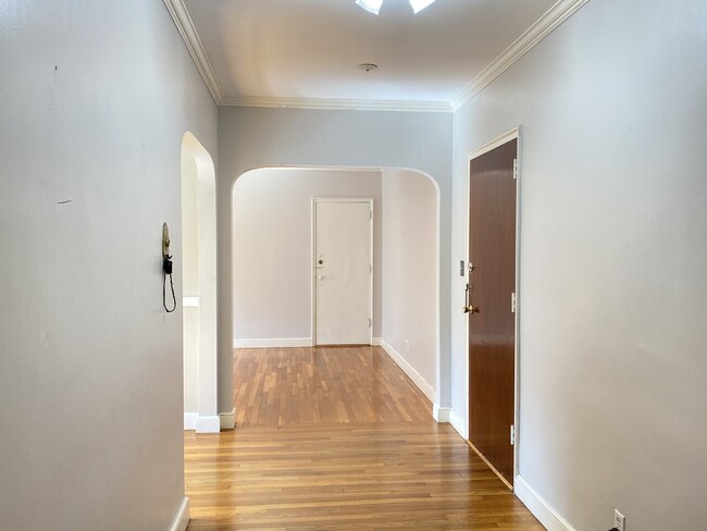 Building Photo - 56 Elm St Unit 9