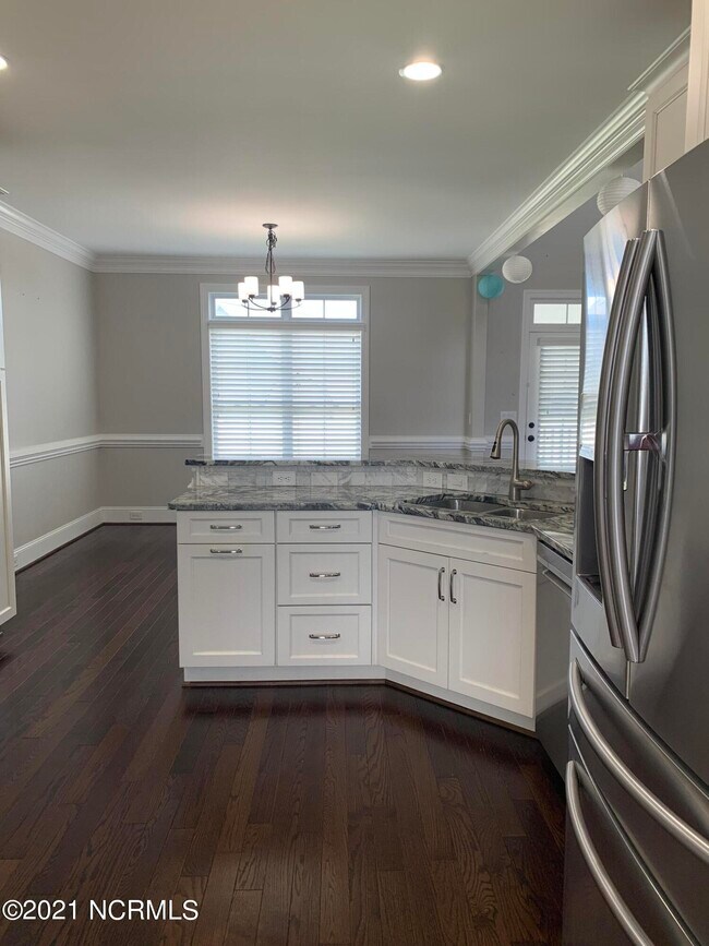 Building Photo - 133 Blackwater Dr