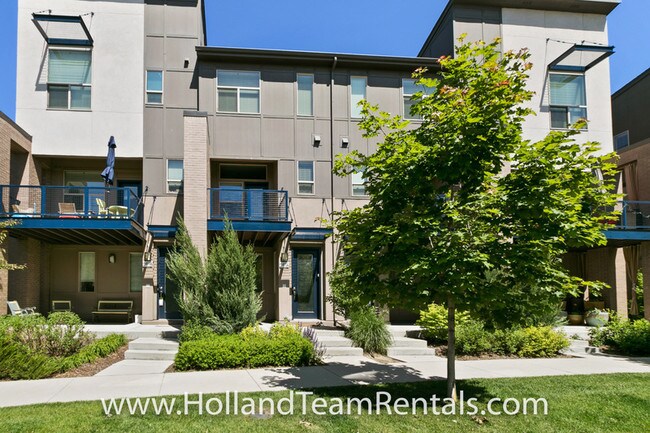 Building Photo - 2416 Uinta St