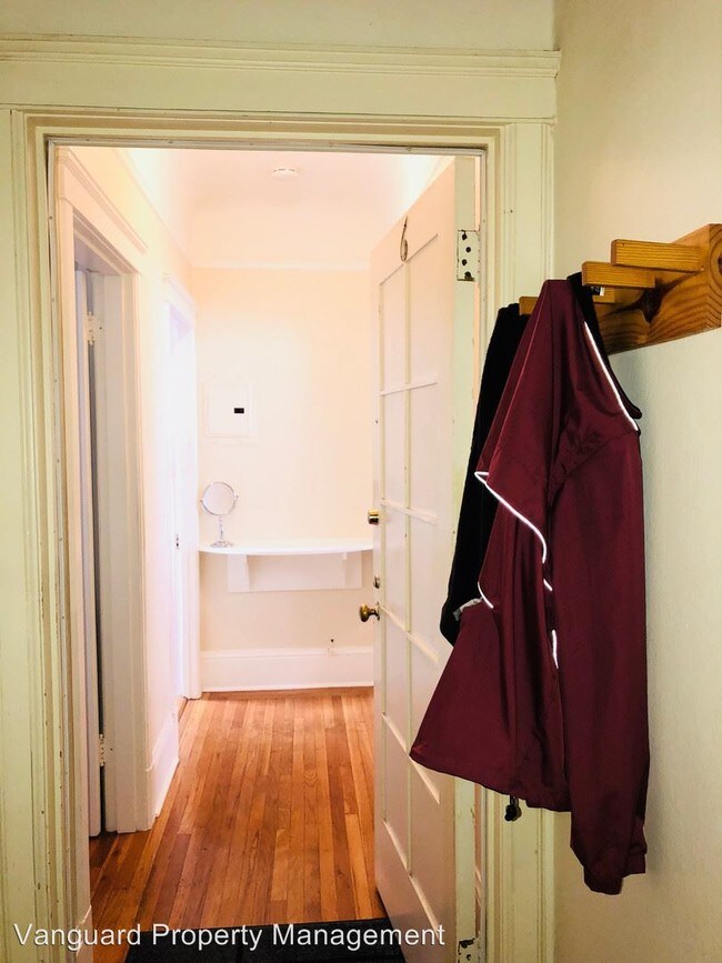 Foto del edificio - 1 br, 1 bath Apartment - 16 Linda St