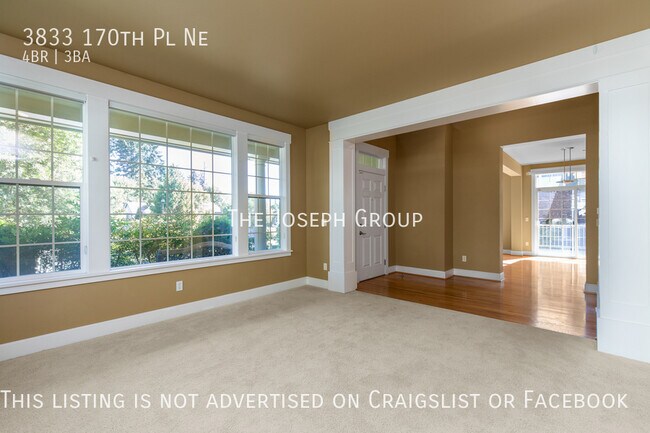 Building Photo - Sun-filled 4 bed/2.5 bath in Bellevue!