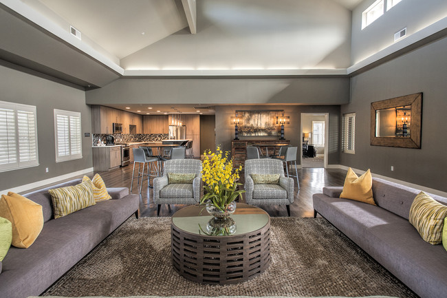 Clubhouse Entertaining Space - Sonterra Apartments