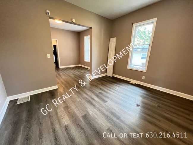 Building Photo - ***GLENWOOD DETACHED HOME / 3 BDRM - 1 BTH...