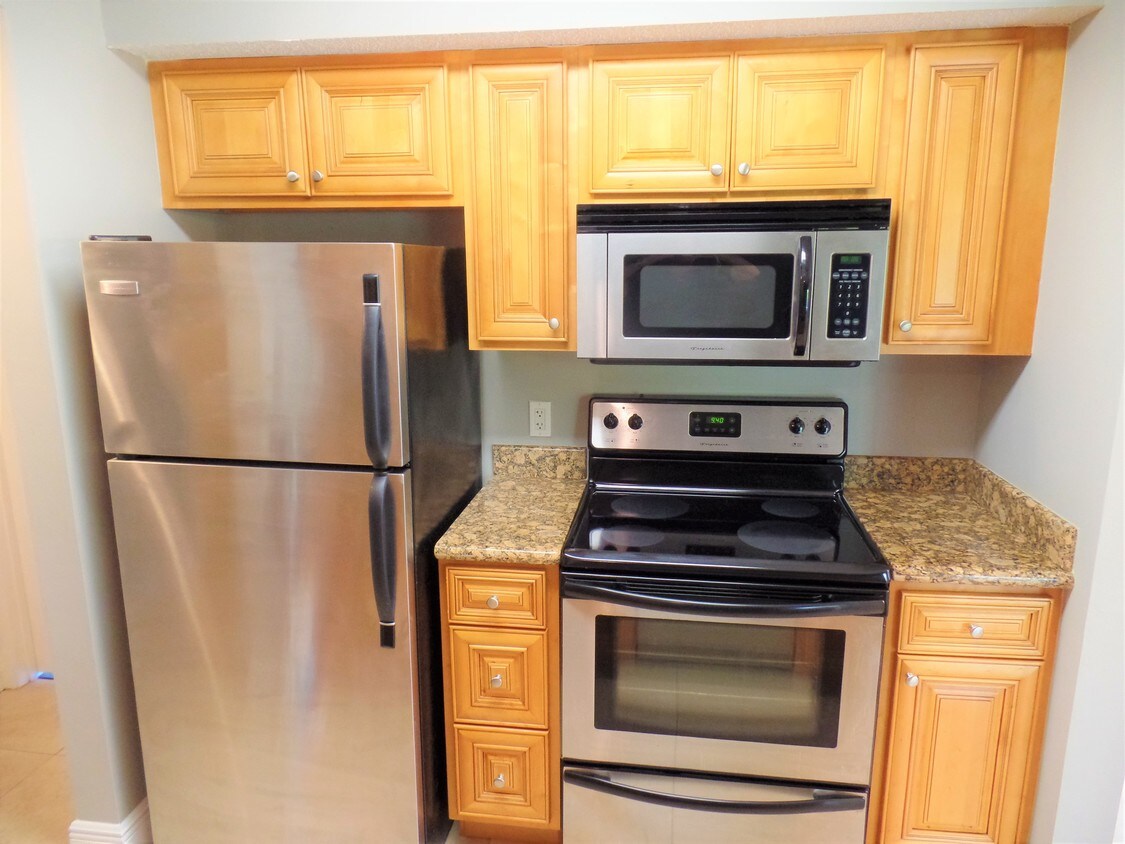 Foto principal - 5740 Rock Island Rd