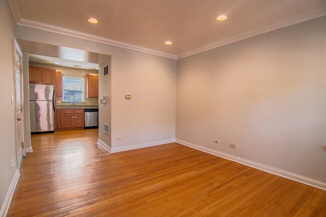 Foto del edificio - 2750 N Kostner Ave